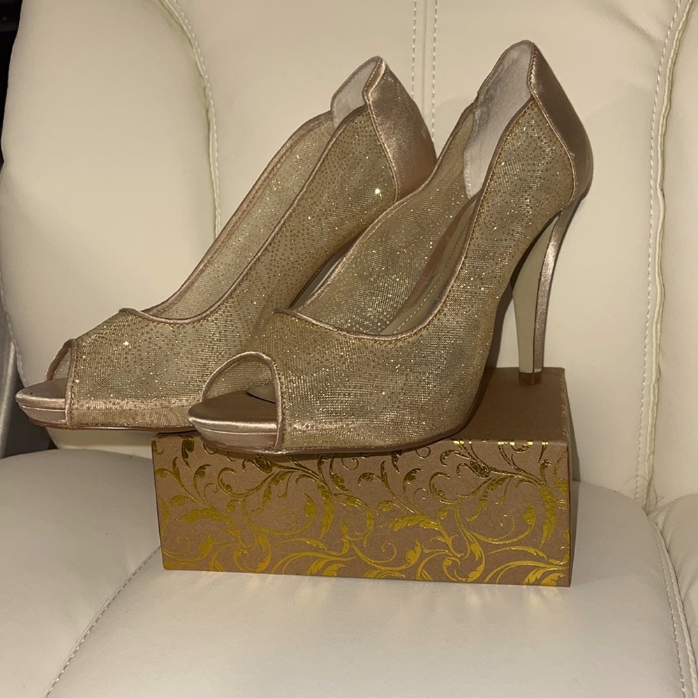 Style & Company Gold shoe